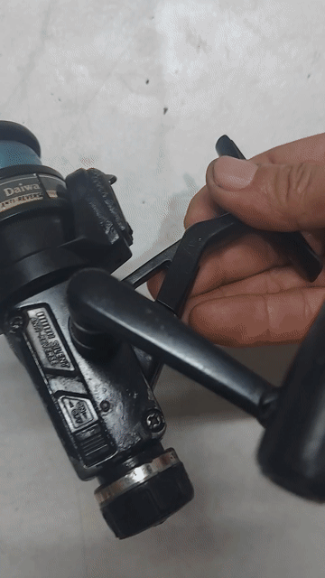 Máy câu cá Daiwa Graphite 1000 Đen Thái Lan. Mua bán Đồ thể thao, Dã ngoại tại Quận 10 Tp Hồ Chí Minh được đăng bởi Lee Bush hình 1