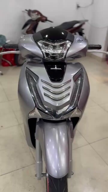 Honda SH 125 2018 Bạc Đen.Chích chu BS66.Giá Tốt. Mua bán Xe máy tại Quận 6 Tp Hồ Chí Minh được đăng bởi Cửa Hàng Xe Máy Hoà Bùi hình 1