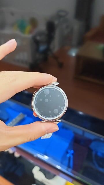 Huawei GT6 41mm Vàng Gold Mới 100%. Mua bán Thiết bị đeo thông minh tại Huyện Gia Lâm Hà Nội được đăng bởi Nhật Hải hình 1