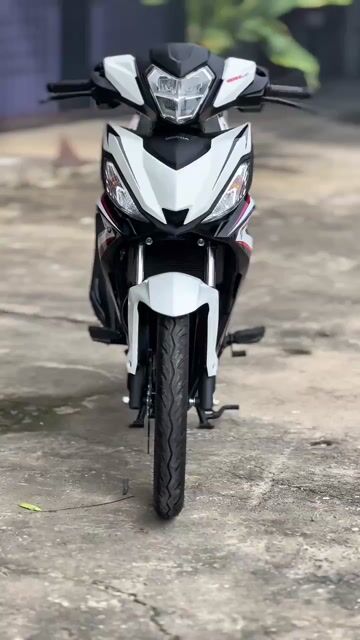 Honda Winner V1 Trắng đen biển số 43 chính chủ. Mua bán Xe máy tại Quận Cẩm Lệ Đà Nẵng được đăng bởi Xe Máy Đức Vũ 658 Trần Cao Vân hình 1