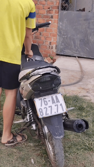 Yamaha Sirius Đen bạc Kiểng nhẹ. Mua bán Xe máy tại Huyện Đắk Hà Kon Tum được đăng bởi Châu Nguyễn hình 1