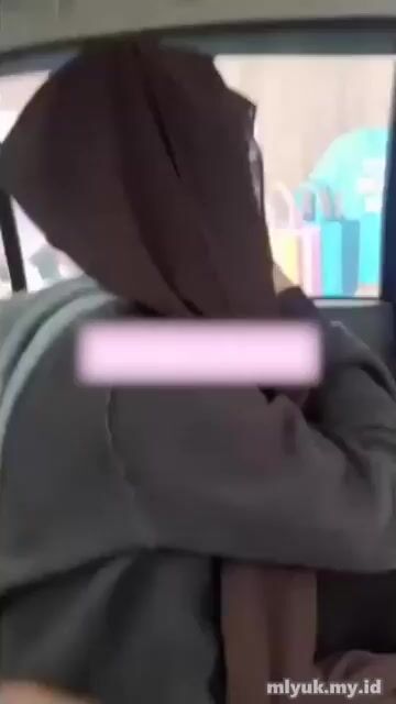 Ukhti Unyu Siang-siang Main Di Mobil