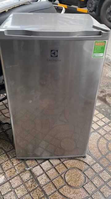 Tủ lạnh mini Electrolux 92l Xám đã sử dụng. Mua bán Tủ lạnh tại Quận Tân Phú Tp Hồ Chí Minh được đăng bởi Điện Lạnh Thanh Sang hình 1