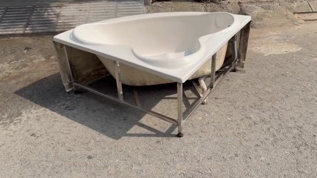 Bồn tắm 1m2x1m2x50cm (mới 90%). Mua bán Thiết bị vệ sinh, nhà tắm tại Quận Bình Thạnh Tp Hồ Chí Minh được đăng bởi Danh hình 1