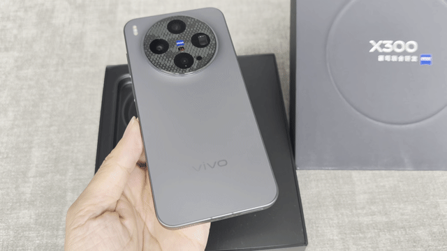 VIVO X300 256GB NỘI ĐỊA FULLBOX LIKE NEW . Mua bán Điện thoại tại Quận 3 Tp Hồ Chí Minh được đăng bởi Minh Phạm  hình 1