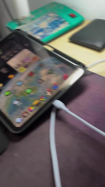 Apple iPad Gen 10 Bạc Mất vân tay. Mua bán Máy tính bảng tại Thành phố Quảng Ngãi Quảng Ngãi được đăng bởi Nguyễn Minh Huy hình 1