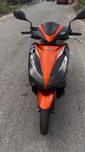 Honda Airblade 125 2014 Mắt cú Cam đen. Mua bán Xe máy tại Quận 12 Tp Hồ Chí Minh được đăng bởi XE MÁY HẢI THANH hình 1