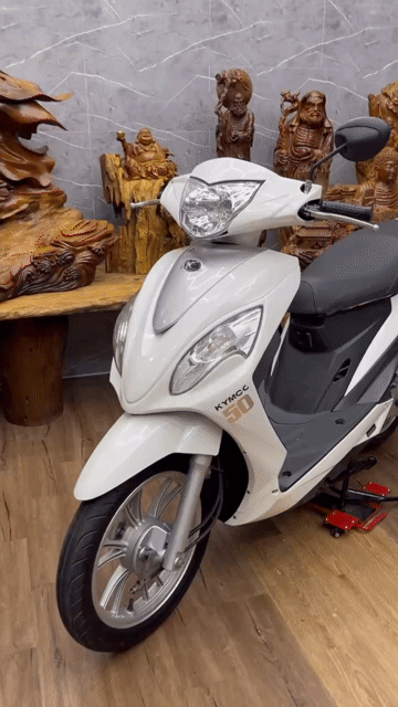 Kymco Candy 50cc dàn áo liền lạc, máy móc êm. Mua bán Xe máy tại Quận 7 Tp Hồ Chí Minh được đăng bởi Xe Cũ Hiếu CT hình 1