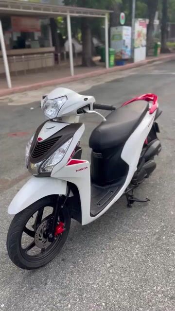 Honda Vision 2020 Smartkey Trắng đỏ. Mua bán Xe máy tại Quận 11 Tp Hồ Chí Minh được đăng bởi Hưng Từ hình 1