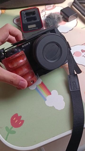 Máy ảnh Sony ZV-E10 + len kit Sony 16-50 đời 2. Mua bán Máy ảnh, Máy quay tại Quận Tân Phú Tp Hồ Chí Minh được đăng bởi Trần Trọng hình 1