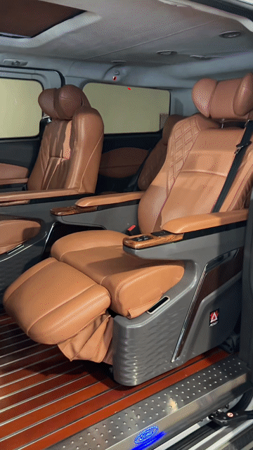 Tourneo Titanium 2021 Lên Ghế Limousine. Mua bán Ô tô tại Quận Tân Bình Tp Hồ Chí Minh được đăng bởi FORD PHỔ QUANG XE CŨ hình 1