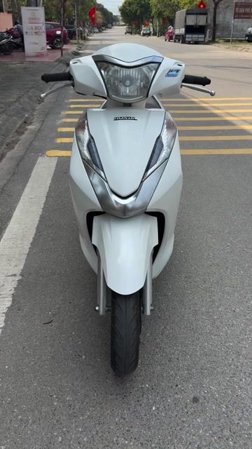 Honda Lead 2017 Trắng Tự động. Mua bán Xe máy tại Thành phố Nam Định Nam Định được đăng bởi Bảo Nhi Trần hình 1