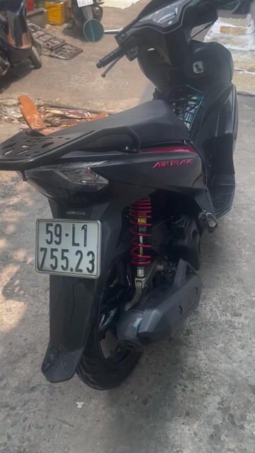 Honda Air Blade - Xe nhà dư dùng bán rẻ xe êm ru. Mua bán Xe máy tại Huyện Bình Chánh Tp Hồ Chí Minh được đăng bởi Lê nguyễn hình 1