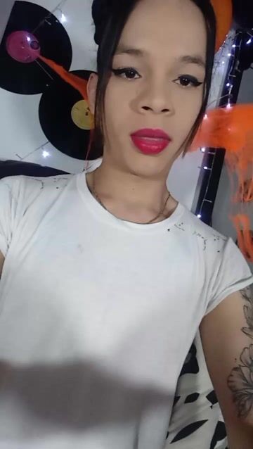 Model - Lili G bigcock