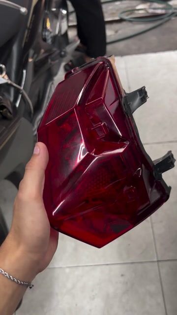 Đèn hậu Honda Vario 2018 Đỏ. Mua bán Phụ tùng xe tại Quận Tân Phú Tp Hồ Chí Minh được đăng bởi Phúc Bảo hình 1