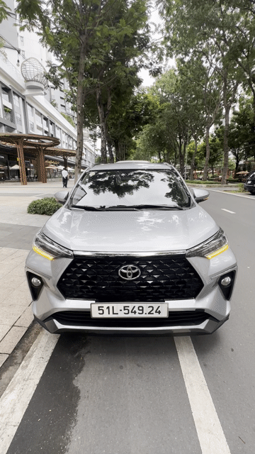 Toyota Veloz Cross 1.5 CVT 2024 Bạc 7 chỗ như mới. Mua bán Ô tô tại Quận Tân Phú Tp Hồ Chí Minh được đăng bởi Tổng Công Ty Đại Hoàng Minh hình 1