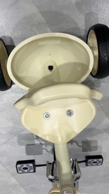 Xe đạp 3 bánh Trắng có chuông. Mua bán Mẹ và bé tại Quận Tây Hồ Hà Nội được đăng bởi Nguyễn Thanh Long hình 1