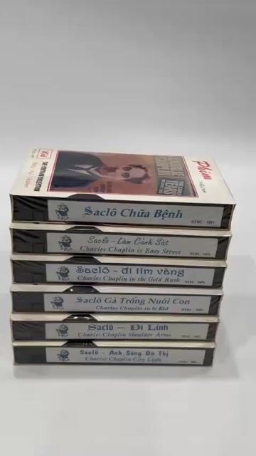Băng VHS Charlie Chaplin Sác-lô Nguyên seal. Mua bán Đồ sưu tầm, đồ cổ tại Huyện Củ Chi Tp Hồ Chí Minh được đăng bởi Quyen Dang hình 1