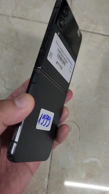 Samsung Galaxy Z Flip 4 256GB Đen. Mua bán Điện thoại tại Huyện Bình Chánh Tp Hồ Chí Minh được đăng bởi Thảo Samsung hình 1