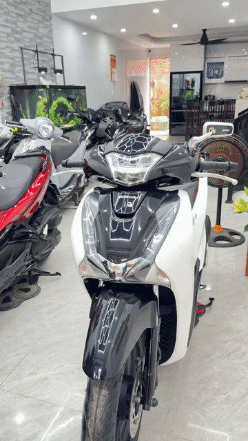 Honda SH 150i 2018 Trắng đen. Mua bán Xe máy tại Quận Thanh Khê Đà Nẵng được đăng bởi Thành Đại   hình 1