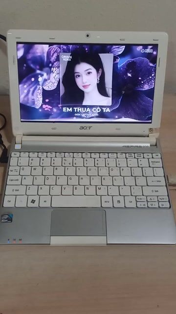 Acer Aspire One Intel Atom Trắng. Mua bán Laptop tại Huyện Quỳnh Lưu Nghệ An được đăng bởi Đông Vũ hình 1