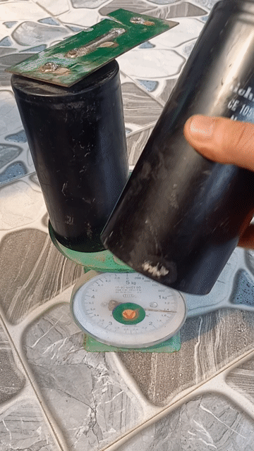 Tụ điện Nichicon 100.000uf 80V . Mua bán Linh kiện (RAM, Card...) tại Thành phố Rạch Giá Kiên Giang được đăng bởi Quách Luật hình 1