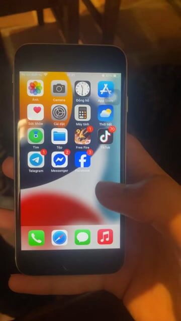 Apple iPhone 6S Bạc Like New 64g. Mua bán Điện thoại tại Quận Hoàn Kiếm Hà Nội được đăng bởi Vũ Lê minh hình 1