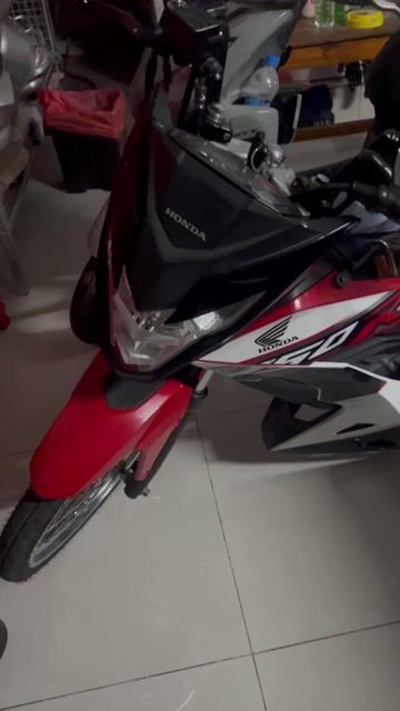 Cần ra đi e sonic rin nguyên con.Xe trùm mềm ít đi. Mua bán Xe máy tại Thị xã Bến Cát Bình Dương được đăng bởi Thương's Bựa's hình 1