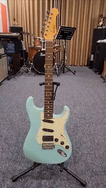 Đàn guitar điện History Xanh nhạt Nhật. Mua bán Nhạc cụ tại Quận Long Biên Hà Nội được đăng bởi Ngô văn phú hình 1