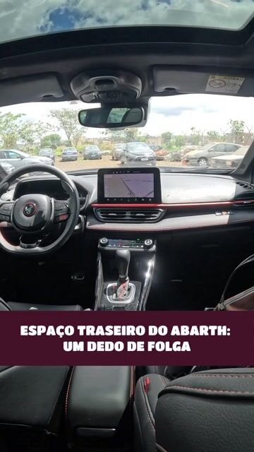 Espaço traseiro do Abarth: um dedo de folga