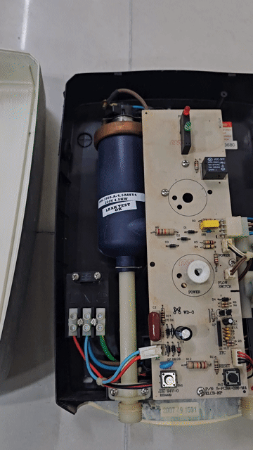 Bán xác máy nước nóng cho thợ. Mua bán Thiết bị vệ sinh, nhà tắm tại Quận Bình Thạnh Tp Hồ Chí Minh được đăng bởi Hằng hình 1