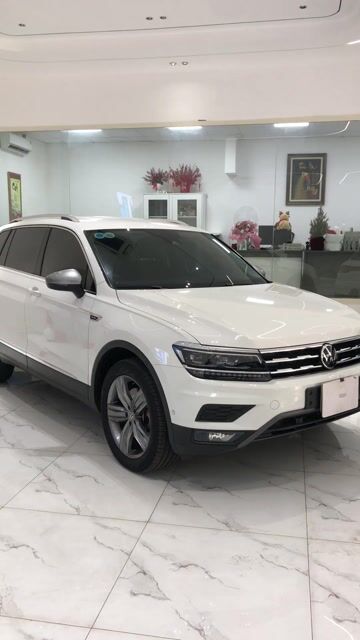 Volkswagen Tiguan Luxury-S Trắng tuyệt đẹp | 1.139. Mua bán Ô tô tại Quận Gò Vấp Tp Hồ Chí Minh được đăng bởi Đoàn Thuận hình 1