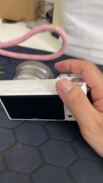 Máy ảnh Sony NEX-5T trắng kèm, màn hình xoay lật. Mua bán Máy ảnh, Máy quay tại Thành phố Bà Rịa Bà Rịa - Vũng Tàu được đăng bởi tuan le hình 1