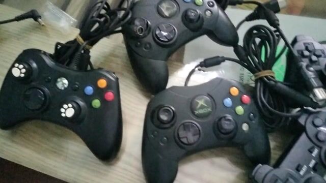 Tay cầm xbox chơi game