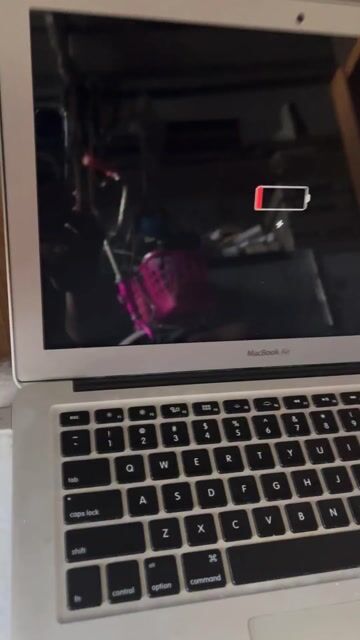 Apple MacBook Air A1466 Bạc Đã sử dụng. Mua bán Laptop tại Thành phố Long Xuyên An Giang được đăng bởi NGO HAI hình 1
