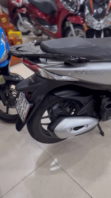 Honda SH Mode 2017 Bạc Đen Sport.BSTP.Giá tốt. Mua bán Xe máy tại Quận 6 Tp Hồ Chí Minh được đăng bởi Cửa Hàng Xe Máy Hoà Bùi hình 1