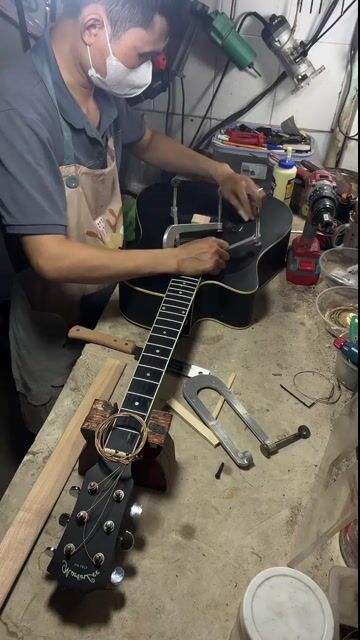 Chuyên Sửa Đàn Guitar Tại Biên Hoà. Mua bán Nhạc cụ tại Thành phố Biên Hòa Đồng Nai được đăng bởi Nhạc Cụ FO Music Biên Hoà hình 1