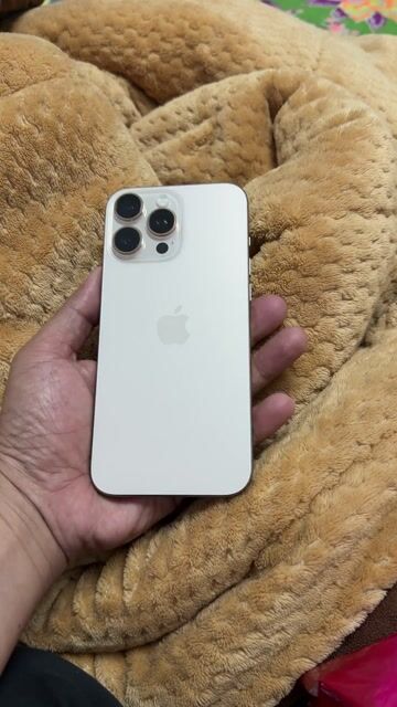 iPhone 16 Pro Max 256GB Sa mạc ZA/A 2 sim vật lý. Mua bán Điện thoại tại Thành phố Bến Tre Bến Tre được đăng bởi Tiệm Nhà Táo hình 1