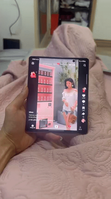 Samsung Galaxy Z Fold2 5G Đồng. Mua bán Điện thoại tại Quận 1 Tp Hồ Chí Minh được đăng bởi Thuỳ Nguyễn hình 1