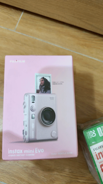 Máy ảnh Fujifilm Instax Mini Evo Hồng. Mua bán Máy ảnh, Máy quay tại undefined undefined được đăng bởi Tam pham  hình 1
