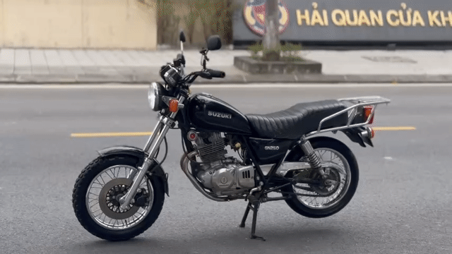 Suzuki GN250 250cc Đen Classic. Mua bán Xe máy tại Quận 8 Tp Hồ Chí Minh được đăng bởi Huynh Dai hình 1