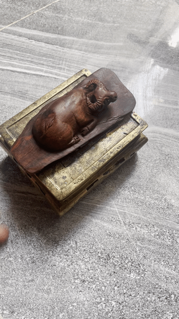 Lư hương Đồng Gỗ Kèm trâu. Mua bán Đồ sưu tầm, đồ cổ tại Quận 8 Tp Hồ Chí Minh được đăng bởi Huynh tiền  hình 1