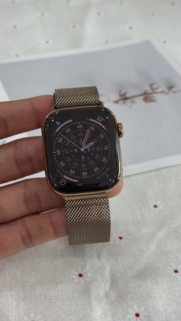 Apple Watch S11 42mm Titan Vàng. Mua bán Thiết bị đeo thông minh tại Quận Ninh Kiều Cần Thơ được đăng bởi Phạm Minh Tâm hình 1