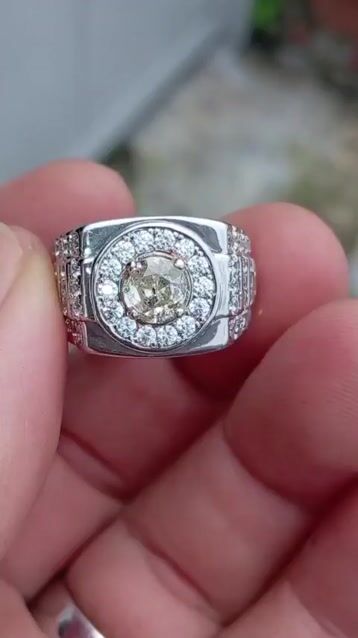 Bán nhẫn nam phụ kiện trang sức vàng và kim cương. Mua bán Phụ kiện thời trang khác tại Quận 8 Tp Hồ Chí Minh được đăng bởi Thế giới đá quý hình 1