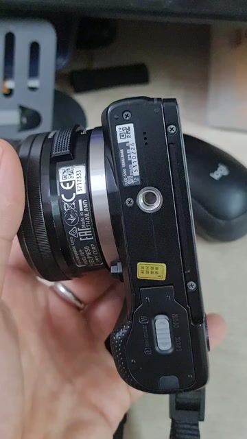 Bán Gấp trong ngày: Máy ảnh Sony A5000 Đen. Mua bán Máy ảnh, Máy quay tại Quận Đống Đa Hà Nội được đăng bởi Le hình 1