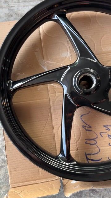 Mâm xe máy Honda Vario Hợp kim Đen. Mua bán Phụ tùng xe tại Huyện Tam Bình Vĩnh Long được đăng bởi Phan Trí Luân hình 1