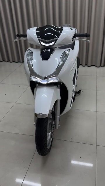 Honda SH160i Trắng 29 km. Mua bán Xe máy tại Quận Thanh Khê Đà Nẵng được đăng bởi THẾ MẪN CHUYÊN XE LƯỚT CÓ BÁN TRẢ GÓP  hình 1
