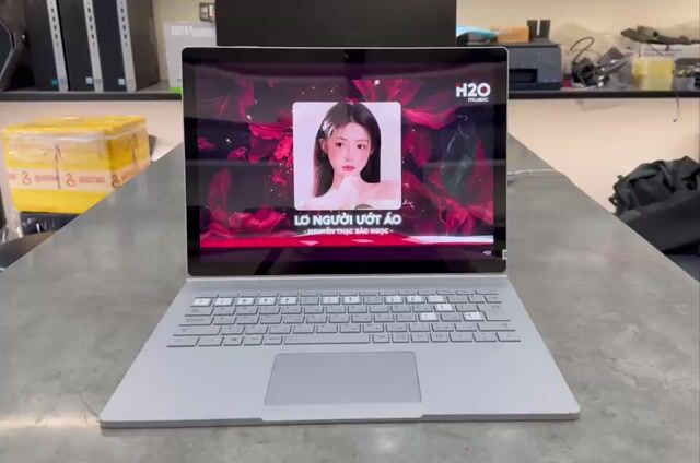 🔥 Surface Book 2 –  Giá Cực Mềm 🔥. Mua bán Laptop tại Quận Tân Bình Tp Hồ Chí Minh được đăng bởi Nguyễn Hoàng Nhã  hình 1