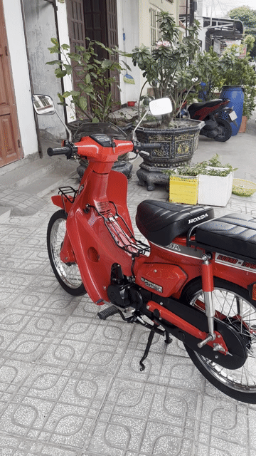 Honda Cub Nữ Hoàng 50cc Đỏ. Mua bán Xe máy tại Thành phố Dĩ An Bình Dương được đăng bởi CHXM hoàng hồ hình 1