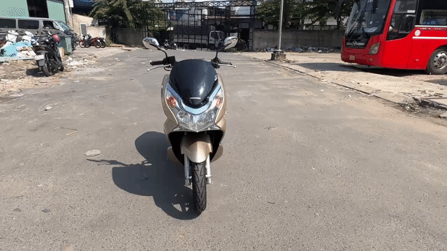 Honda PCX Thái FI 2010 Vàng đồng. Mua bán Xe máy tại Quận 12 Tp Hồ Chí Minh được đăng bởi Cửa hàng Xe máy 380 hình 1